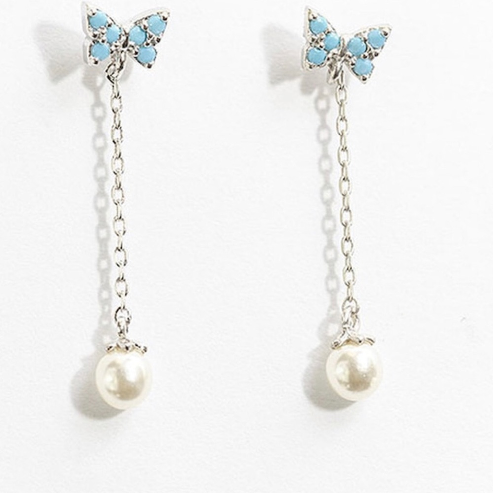 Butterfly & Pearl Drop Feminine & Petite Earring